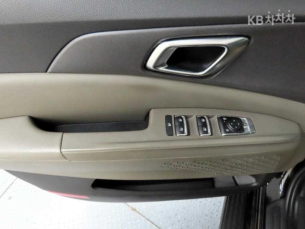 Kia The New (facelift) Carnival 4th generationD2.2 7-seater (Limousine) Noblesse - 11