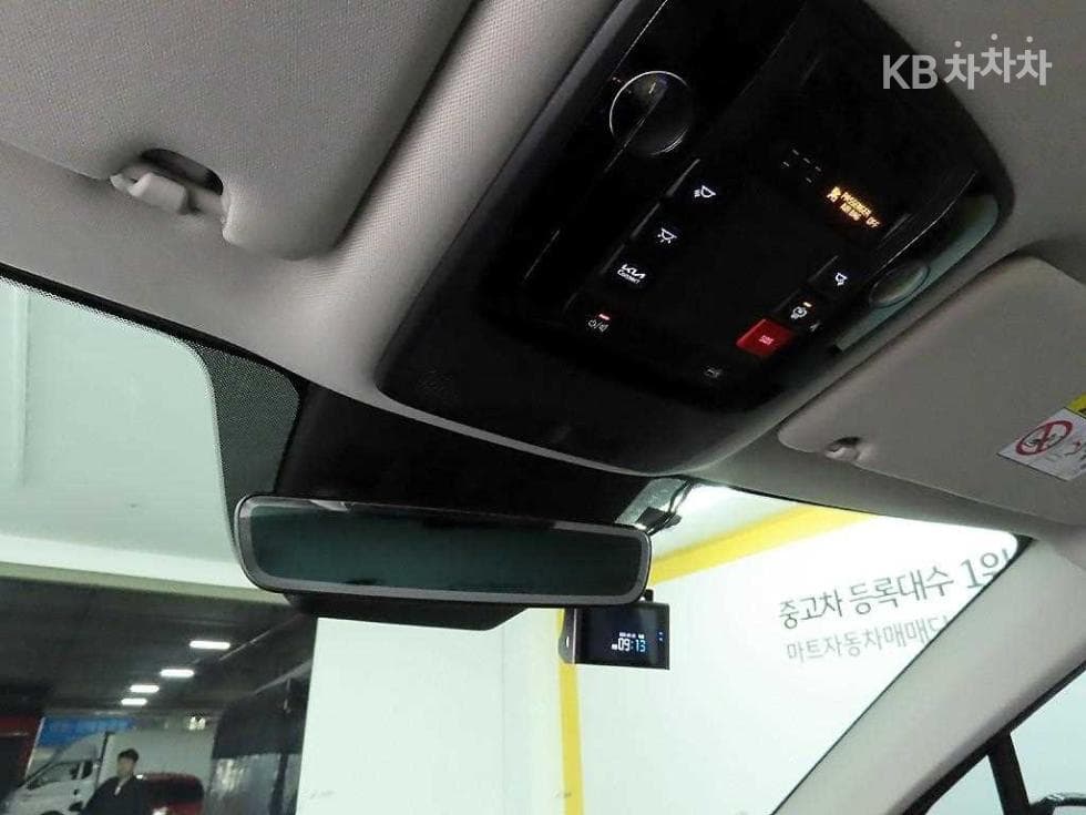 Kia The New (facelift) Carnival 4th generationD2.2 7-seater (Limousine) Noblesse - 16