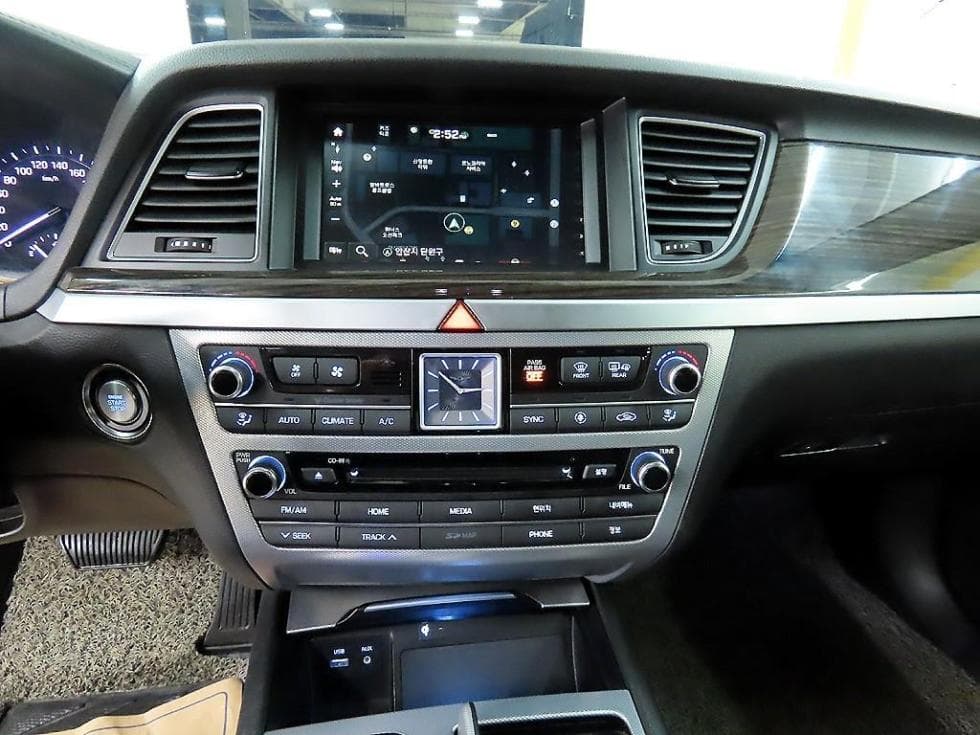 Genesis G802.2D AWD Luxury - 14