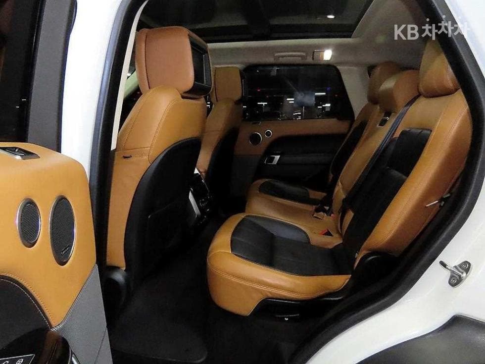 Land Rover New Range Rover Sport3.0 SDV6 Autobiography Dynamic - 7