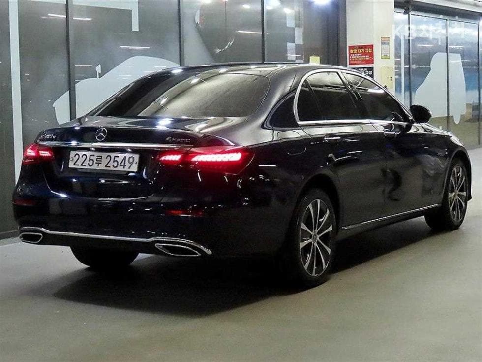 Mercedes-Benz E-Class (W213)E300e 4MATIC Exclusive - 4
