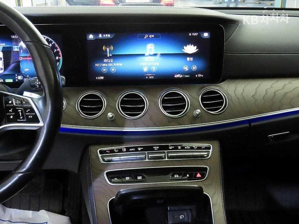 Mercedes-Benz E-Class (W213)E300e 4MATIC Exclusive - 11