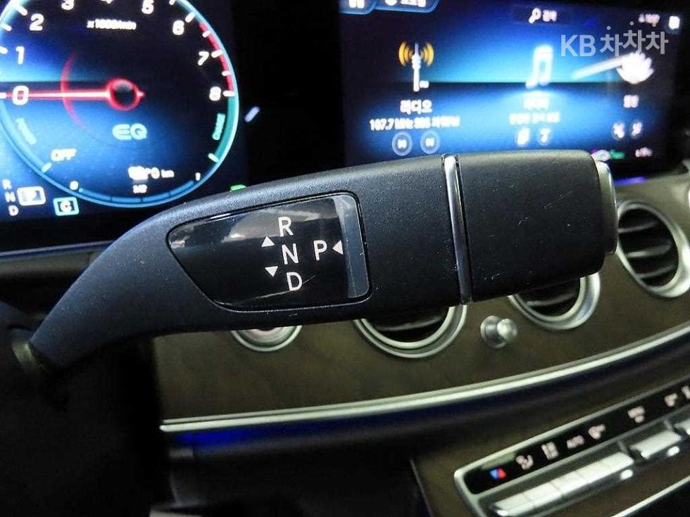 Mercedes-Benz E-Class (W213)E300e 4MATIC Exclusive - 12