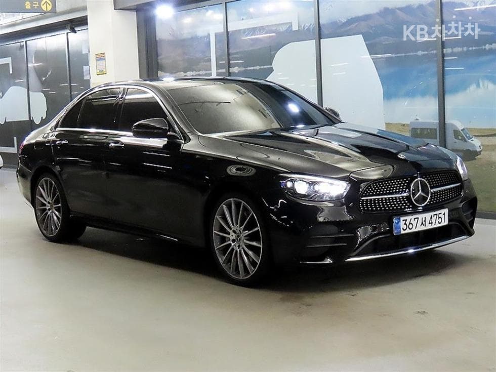 Mercedes-Benz E-Class (W213) E350 4MATIC Avantgarde - Image 1
