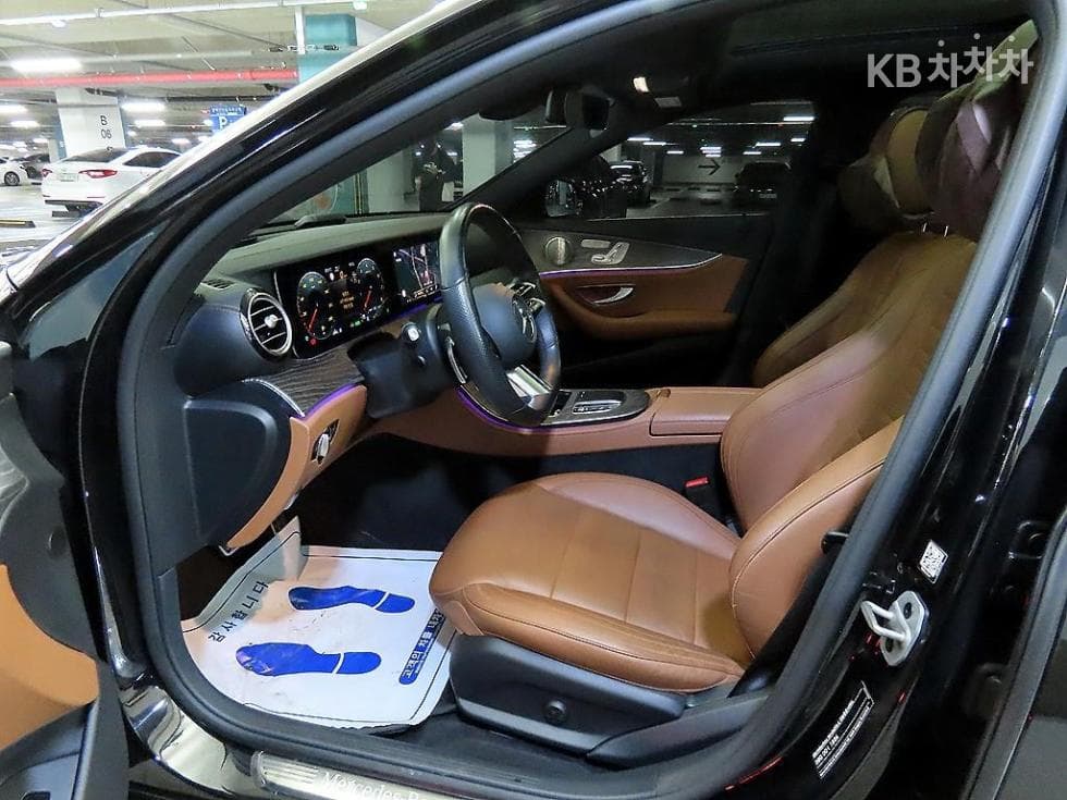 Mercedes-Benz E-Class (W213)E350 4MATIC Avantgarde - 6