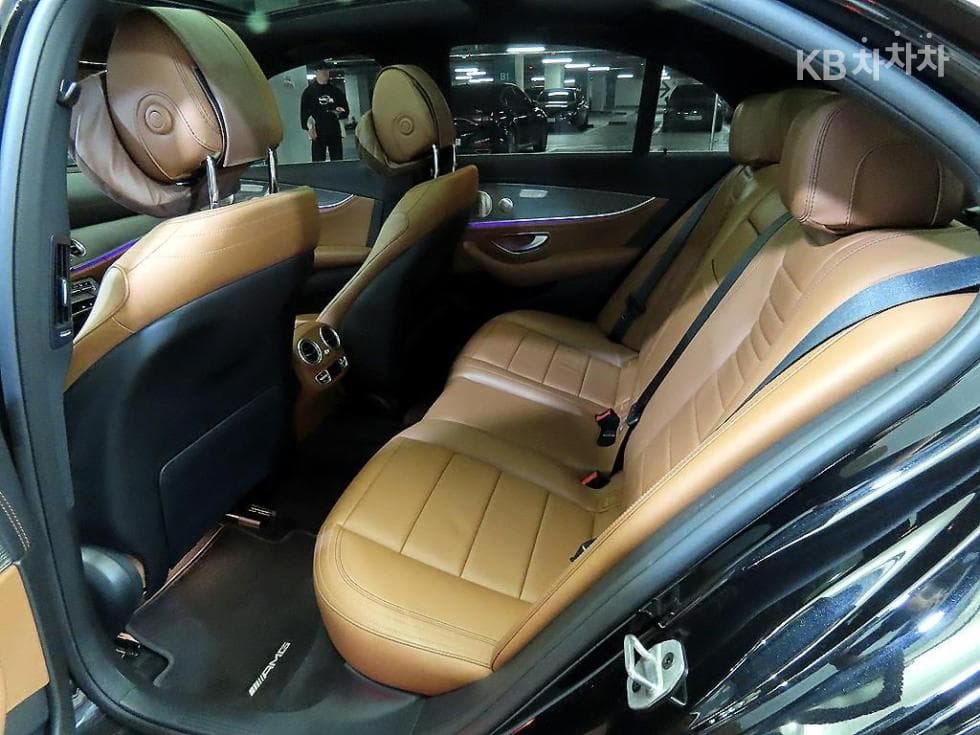 Mercedes-Benz E-Class (W213)E350 4MATIC Avantgarde - 7