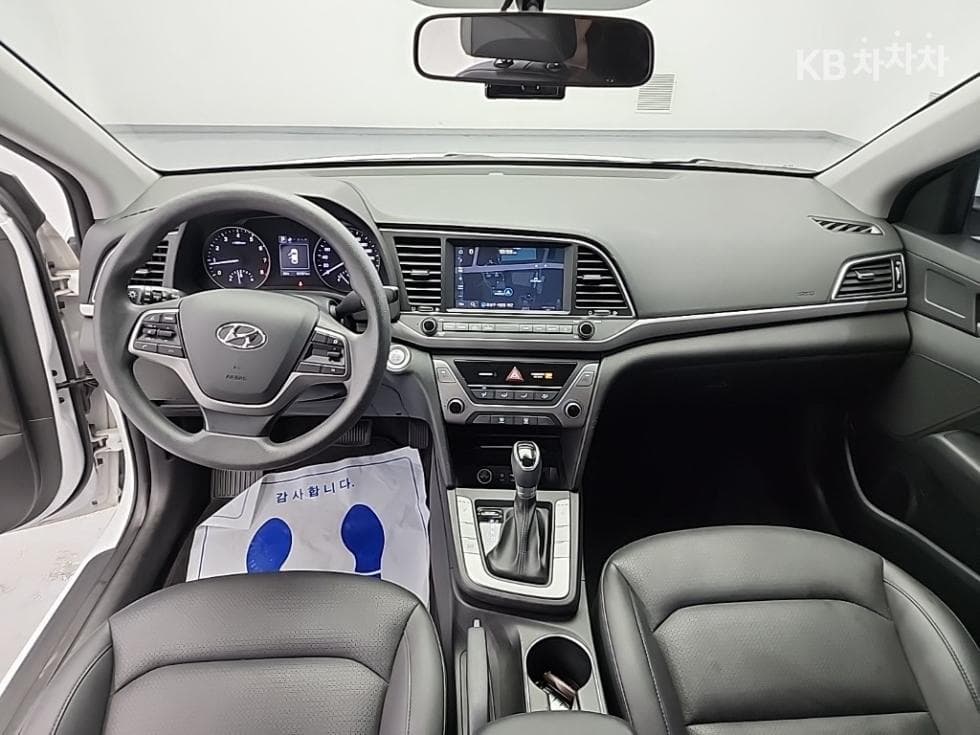 Hyundai Avante (Elantra)AD1.6 GDi Value Plus - 7