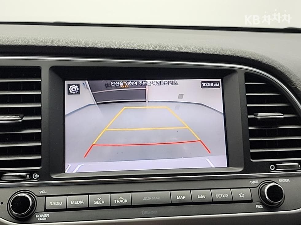 Hyundai Avante (Elantra)AD1.6 GDi Value Plus - 14