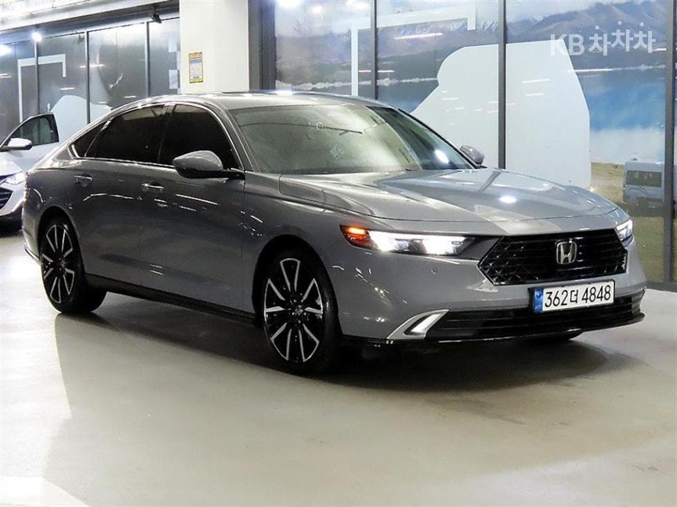 혼다 어코드 10세대 Hybrid 2.0 Touring - Image 1