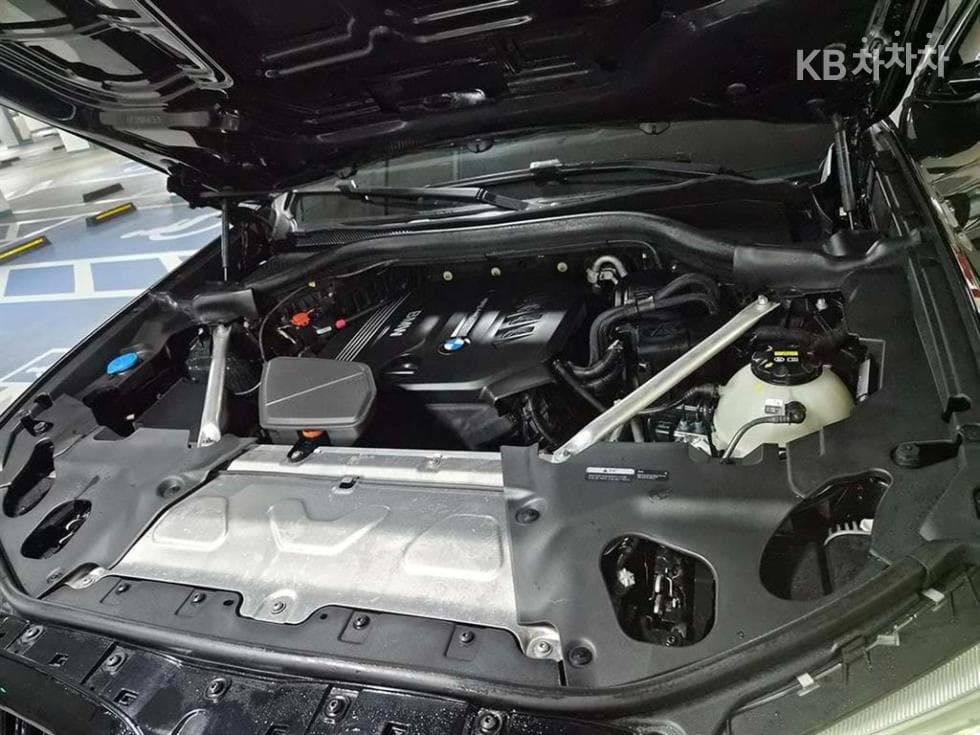 BMW New X4 (G02)xDrive 20d M Sport Pakage - 19