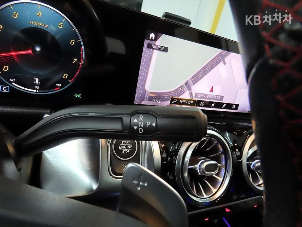 Mercedes-Benz GLB(X247)GLB 250 4Matic - 10