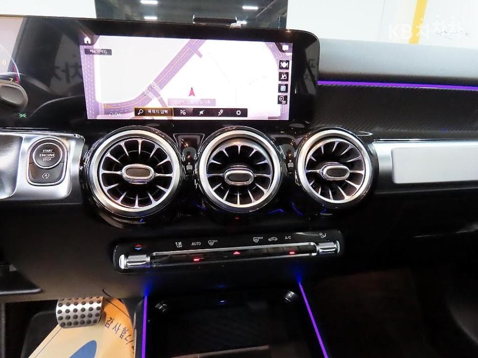 Mercedes-Benz GLB(X247)GLB 250 4Matic - 13
