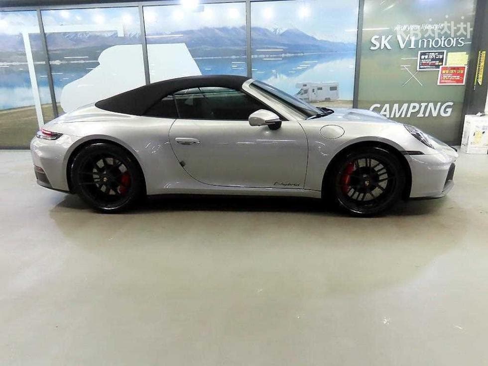 Porsche 911(992)Carrera GTS Cabriolet - 3
