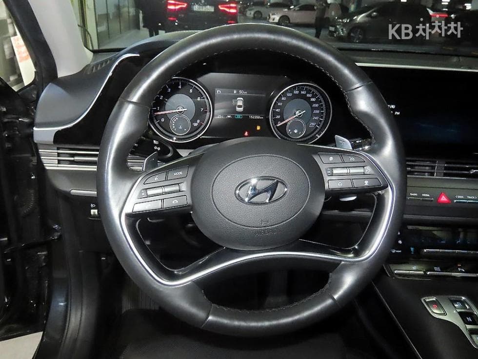Hyundai The New (facelift) Grandeur (Azera)2.5 Premium - 8