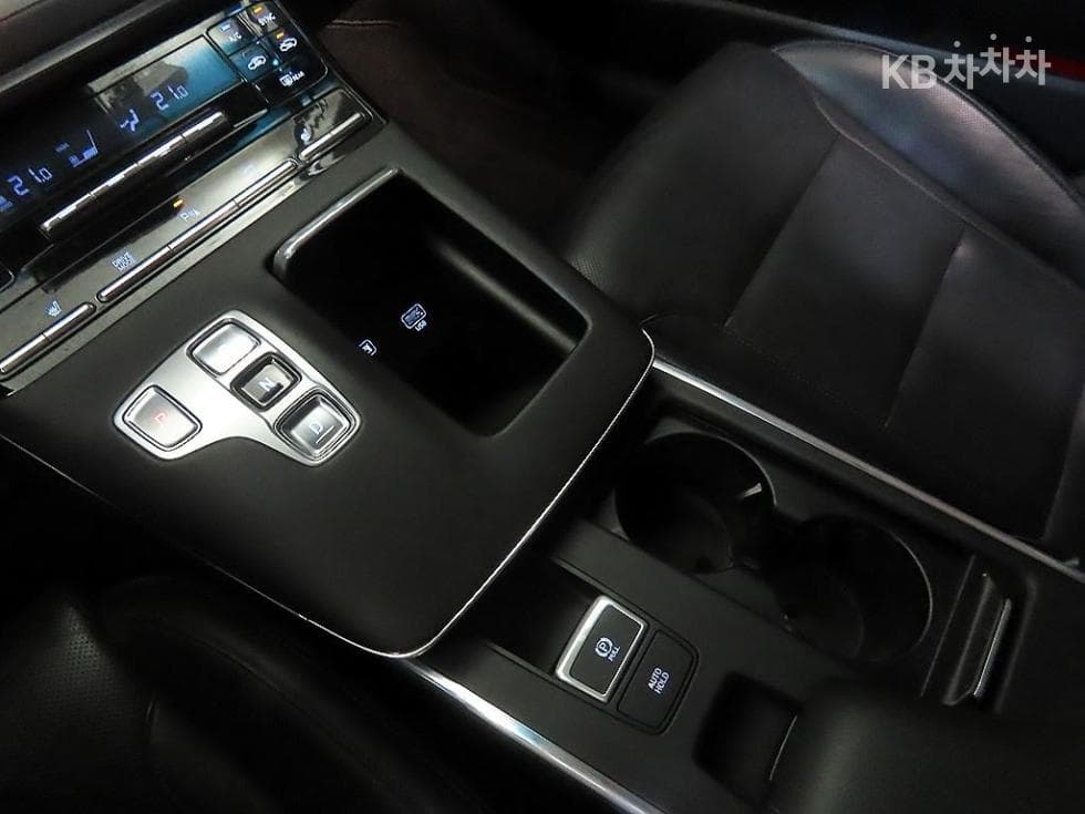 Hyundai The New (facelift) Grandeur (Azera)2.5 Premium - 12