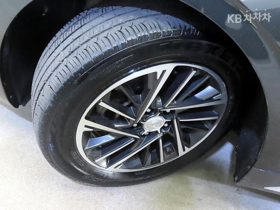 Hyundai The New (facelift) Grandeur (Azera)2.5 Premium - 20