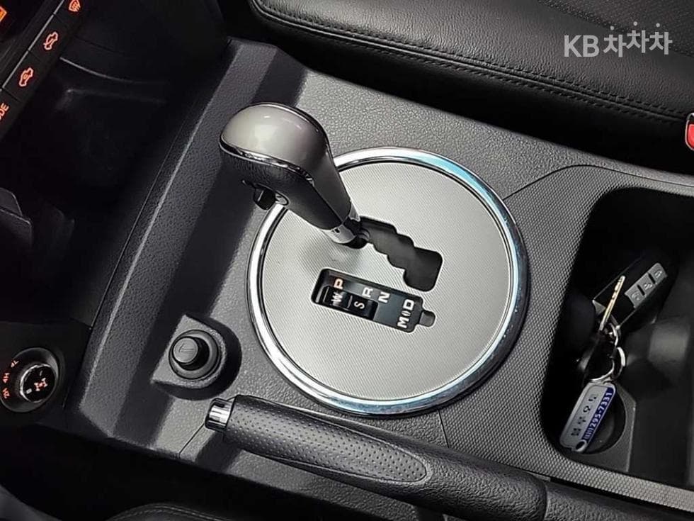 КейДжи Мобилити The New (фейслифт) Корандо Спорт (pickup variant)2.2 CX7 4x4 클럽 - 8