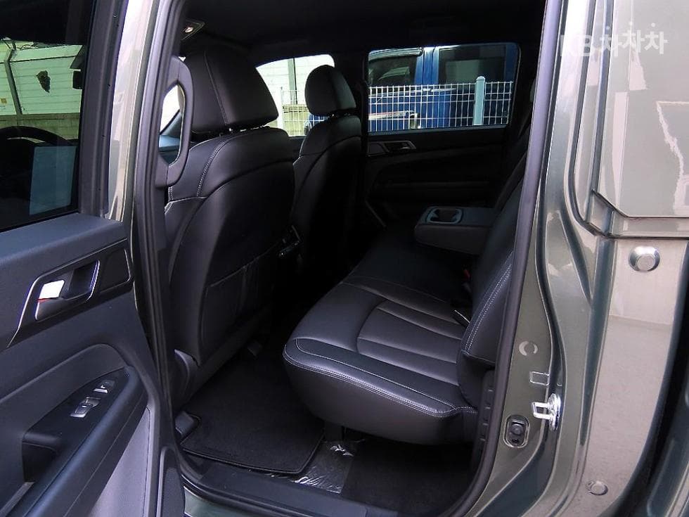 KG Mobility The New (facelift) Rexton 스포츠2.2 4WD Prestige - 6
