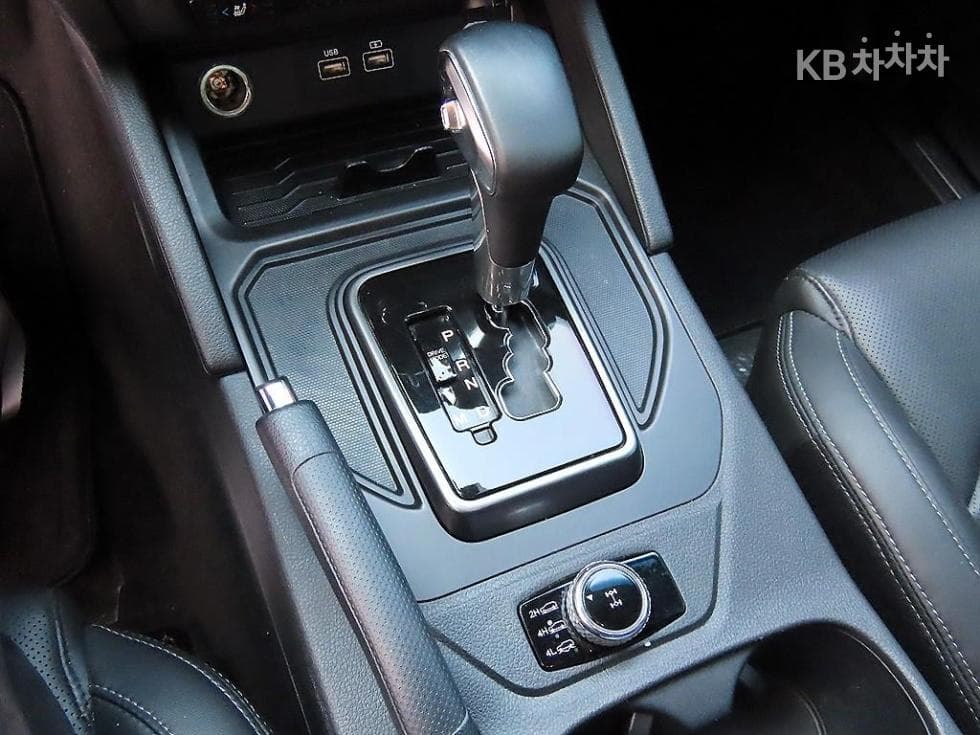 KG Mobility The New (facelift) Rexton 스포츠2.2 4WD Prestige - 10