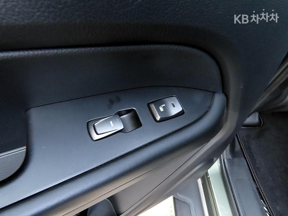 KG Mobility The New (facelift) Rexton 스포츠2.2 4WD Prestige - 17