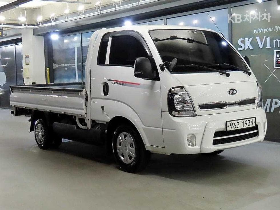Kia The New (facelift) Bongo 3 (light truck) 1 Ton King Cab LPI Extra Long 2WD GLS - Image 1