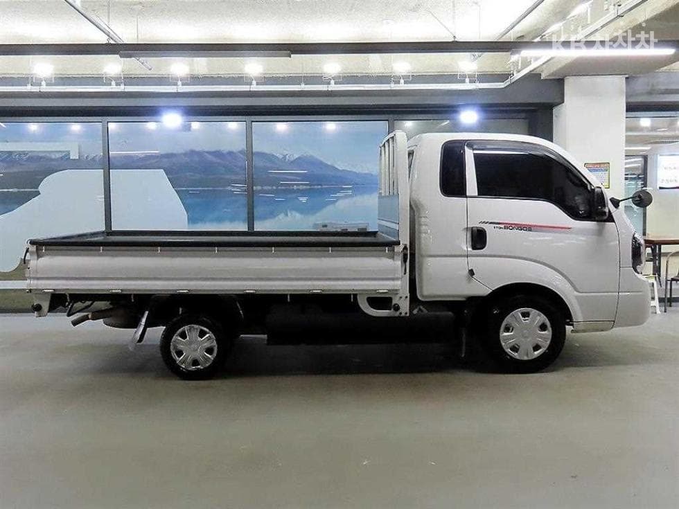 Kia The New (facelift) Bongo 3 (light truck)1 Ton King Cab LPI Extra Long 2WD GLS - 3