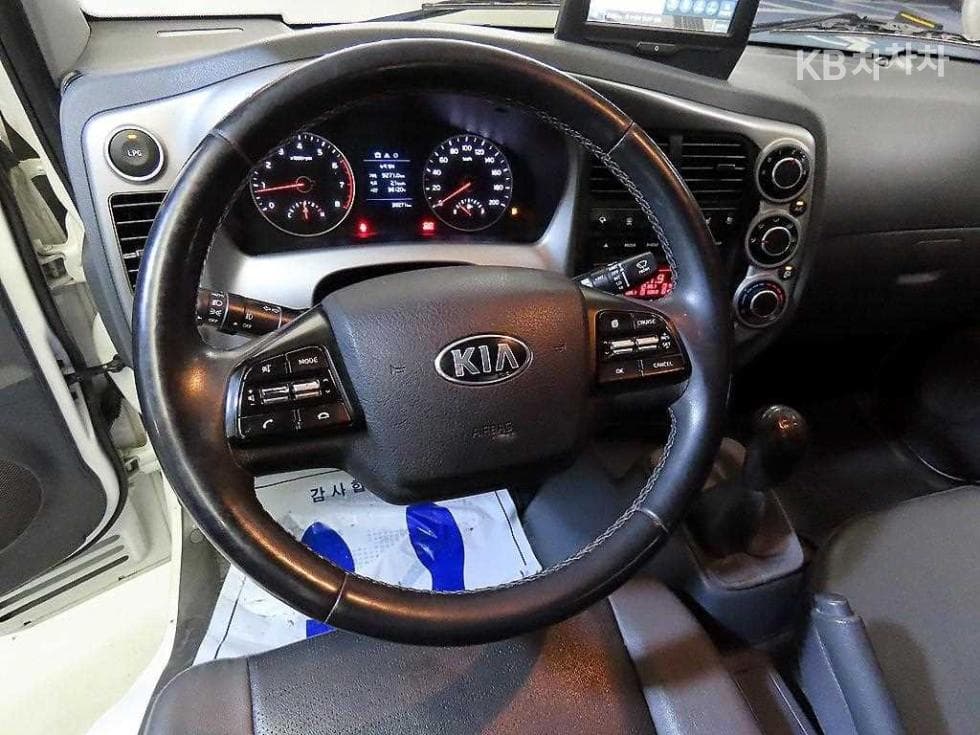 Kia The New (facelift) Bongo 3 (light truck)1 Ton King Cab LPI Extra Long 2WD GLS - 8