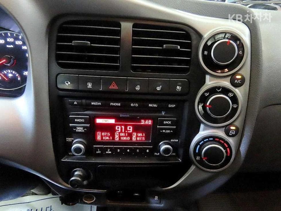 Kia The New (facelift) Bongo 3 (light truck)1 Ton King Cab LPI Extra Long 2WD GLS - 11