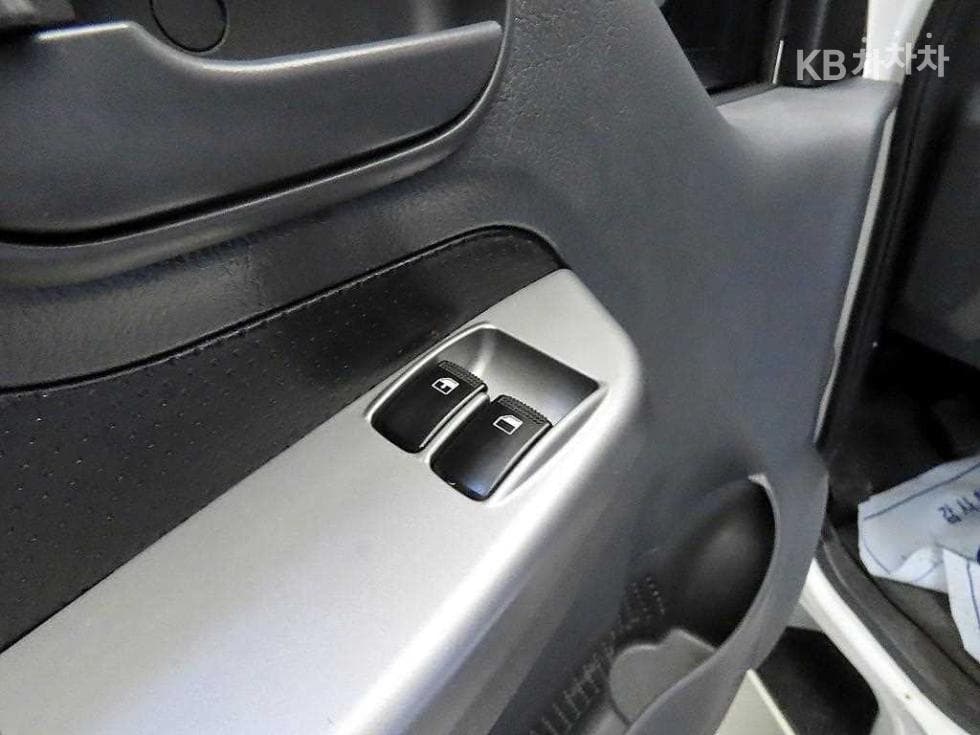 Kia The New (facelift) Bongo 3 (light truck)1 Ton King Cab LPI Extra Long 2WD GLS - 13