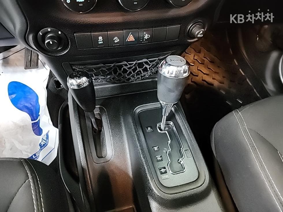 지프 랭글러3.6 루비콘 4도어 JK - 8
