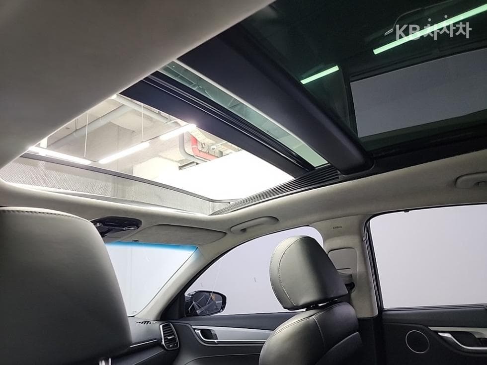 Hyundai Grandeur (Azera)IG2.4 Exclusive Special (special feature/edition) - 17