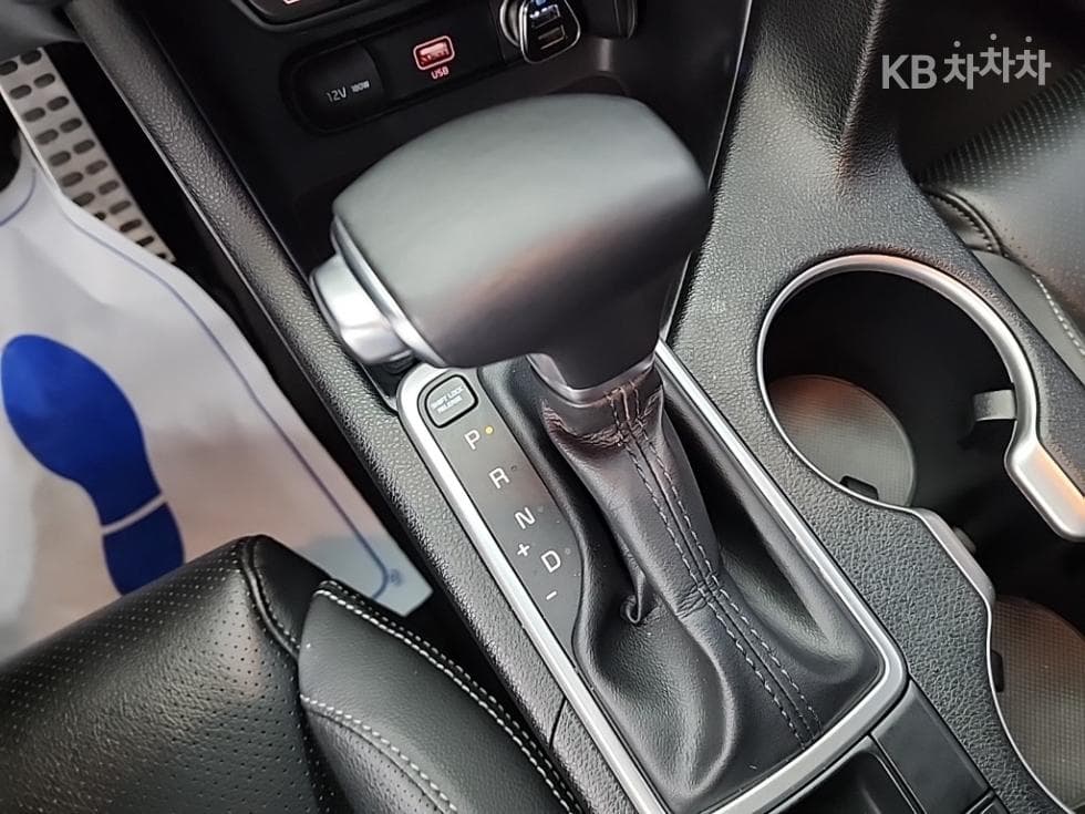 Kia Sportage 더 볼드Smart스트림 D 1.6 Diesel 2WD Prestige Gravity - 8