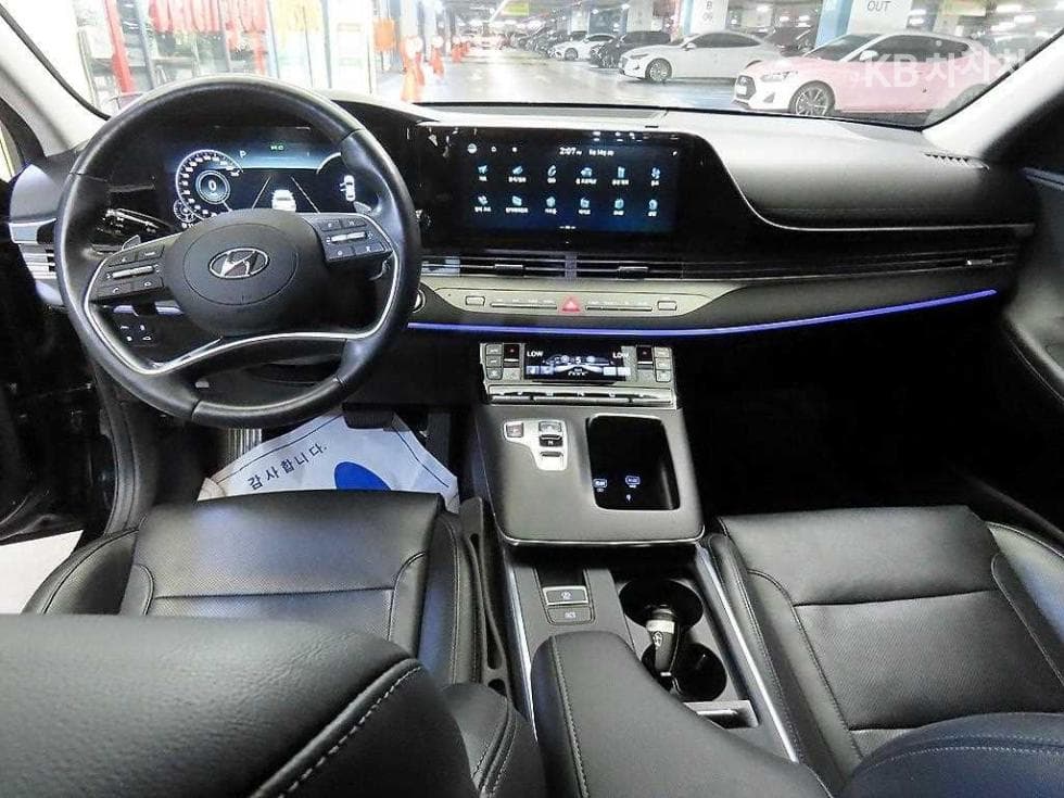 Hyundai The New (facelift) Grandeur (Azera)2.5 Premium - 10