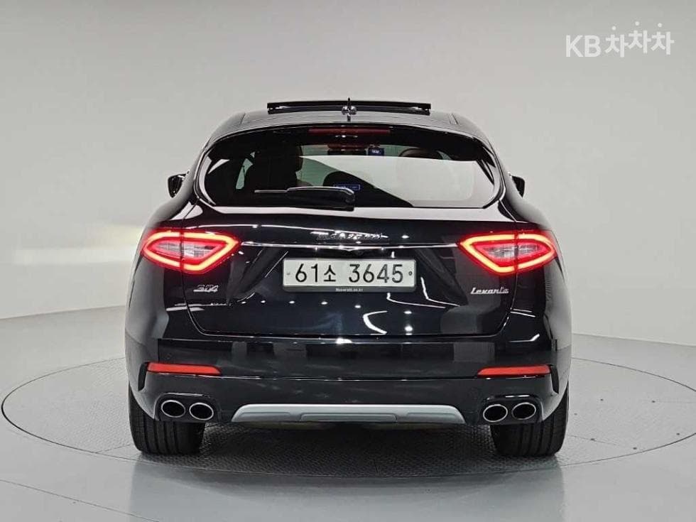 마세라티 르반떼3.0 AWD 그란 루쏘 - 3