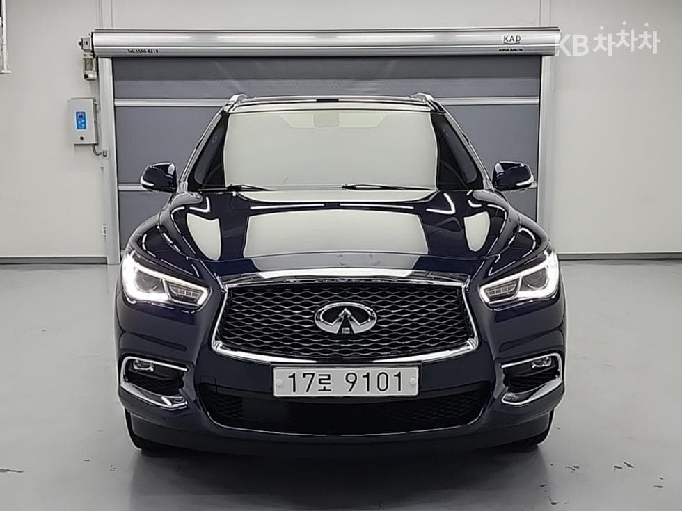 Местен피니티 QX603.5 AWD - 2