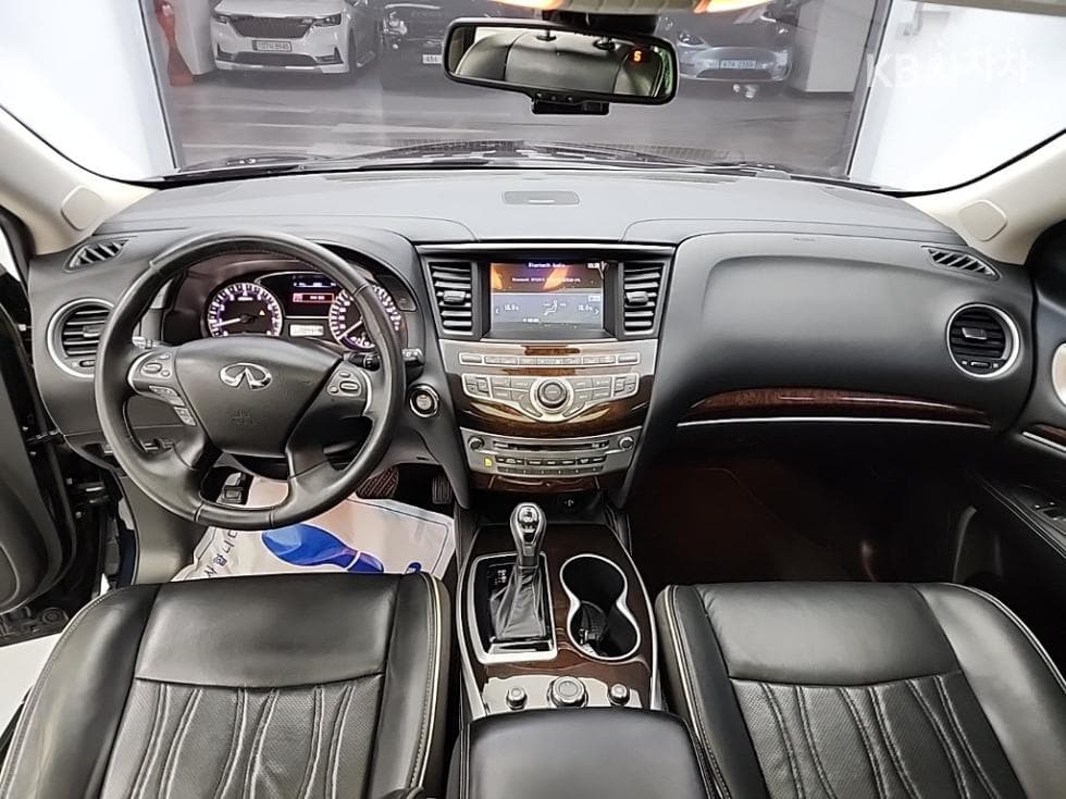 Местен피니티 QX603.5 AWD - 7