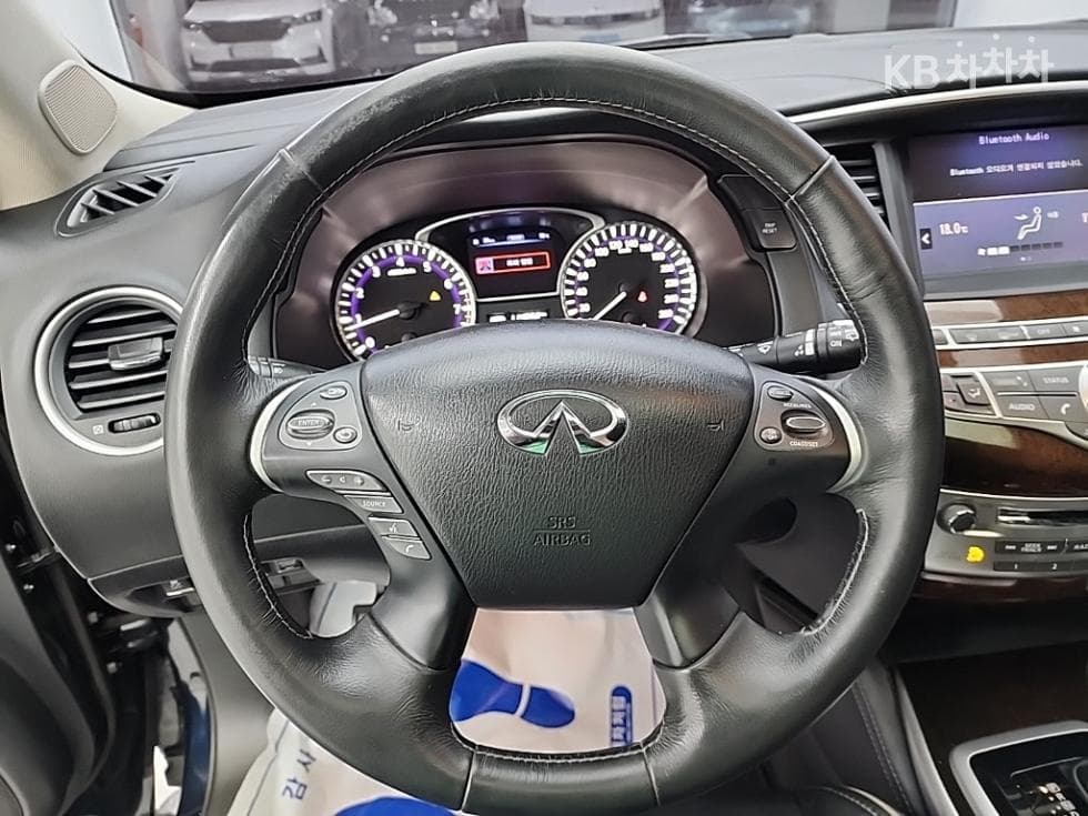 Местен피니티 QX603.5 AWD - 9