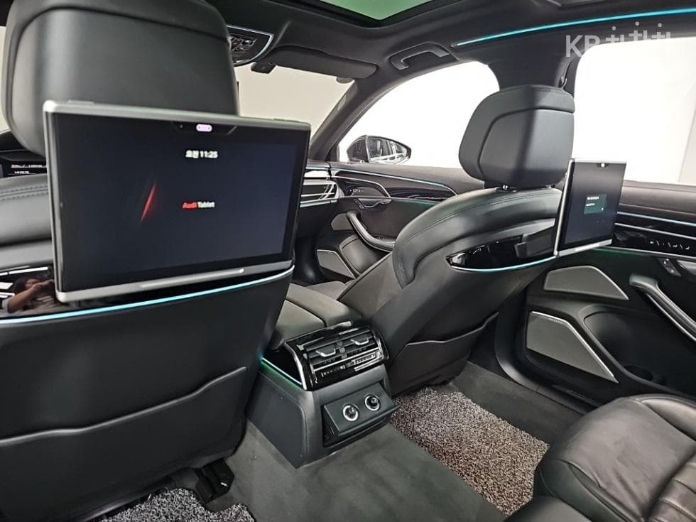 Audi A8 (D5)55 TFSI Quattro LWB - 14
