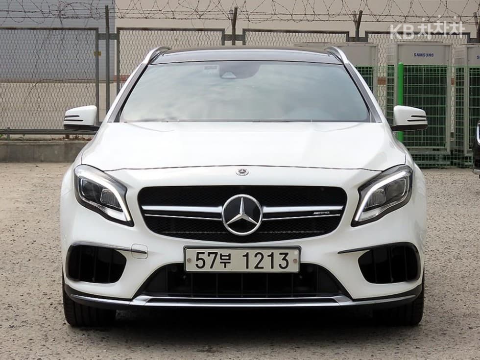 Mercedes-Benz GLA X156 GLA45 AMG 4매틱 - Image 1