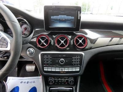 Mercedes-Benz GLA X156GLA45 AMG 4매틱 - 12