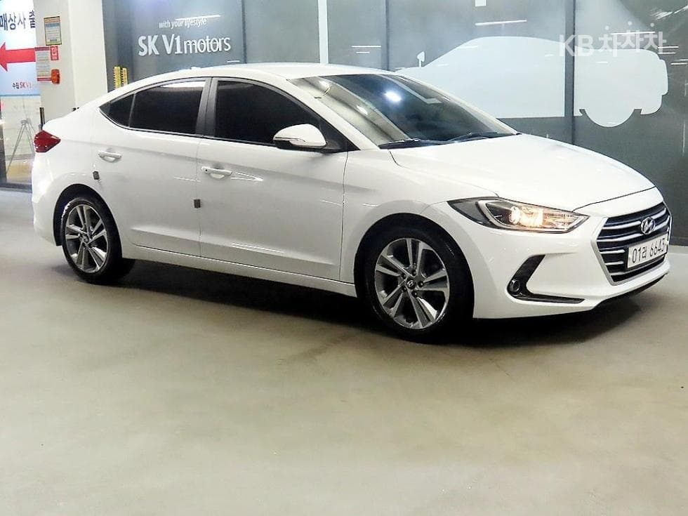 Hyundai Avante (Elantra)AD 1.6 GDi Value Plus - Image 1