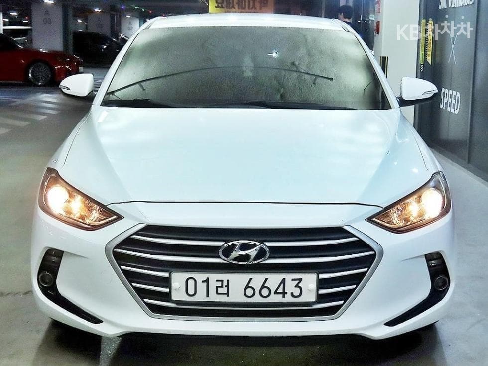 Hyundai Avante (Elantra)AD1.6 GDi Value Plus - 2