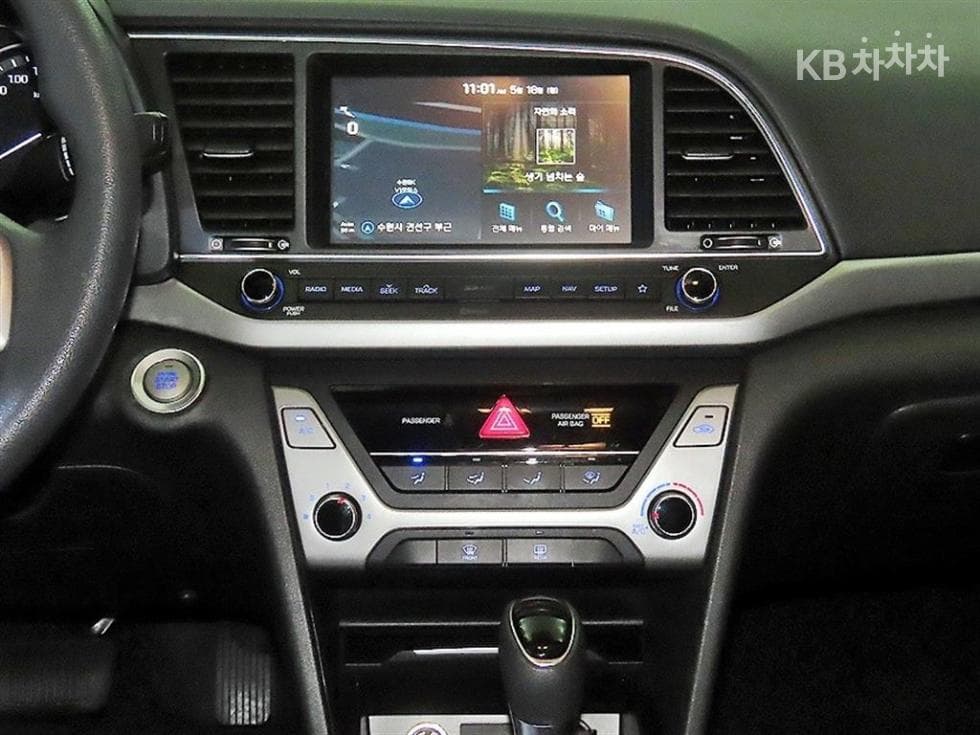 Hyundai Avante (Elantra)AD1.6 GDi Value Plus - 11