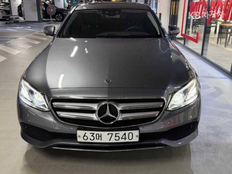 Mercedes-Benz E-Class (W213) E300 4Matic Avantgarde - Image 1