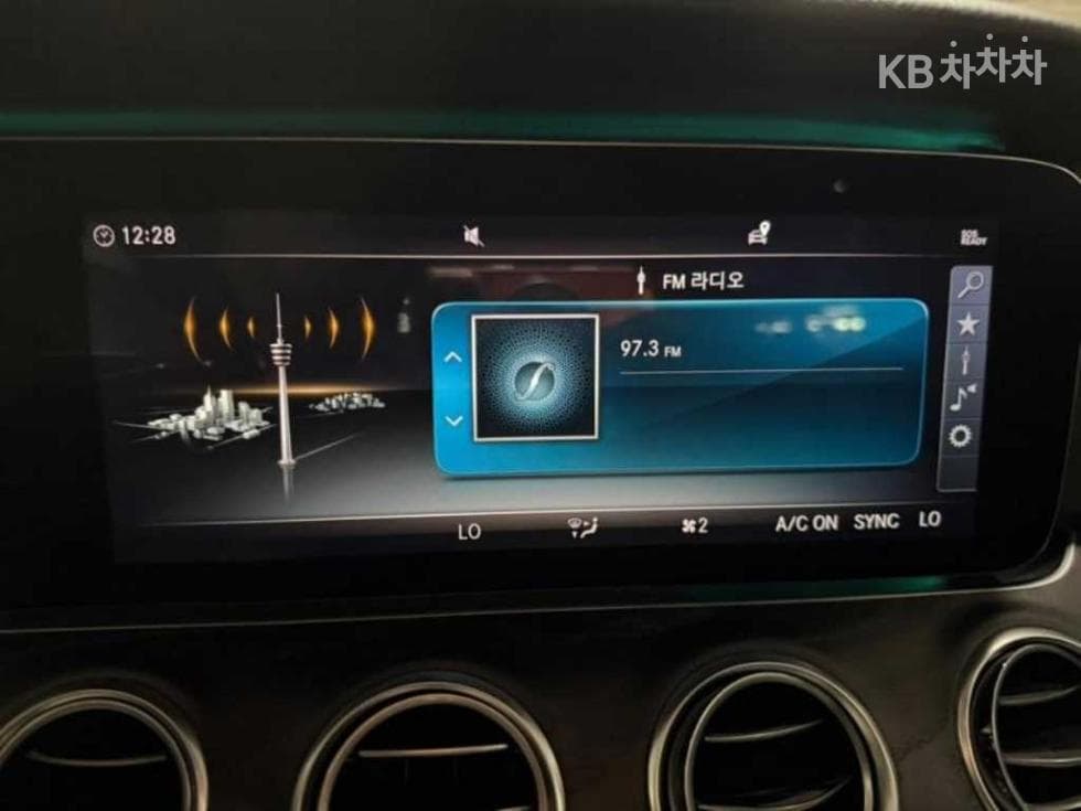 Mercedes-Benz E-Class (W213)E300 4Matic Avantgarde - 10