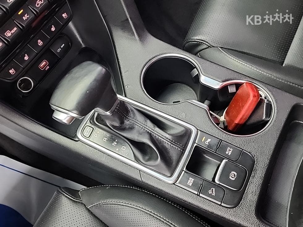 Kia Sportage 더 볼드2.0 Diesel 2WD Signature - 8