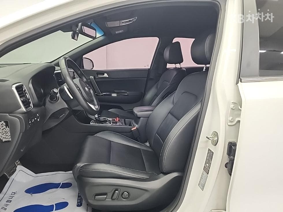 Kia Sportage 더 볼드2.0 Diesel 2WD Signature - 11