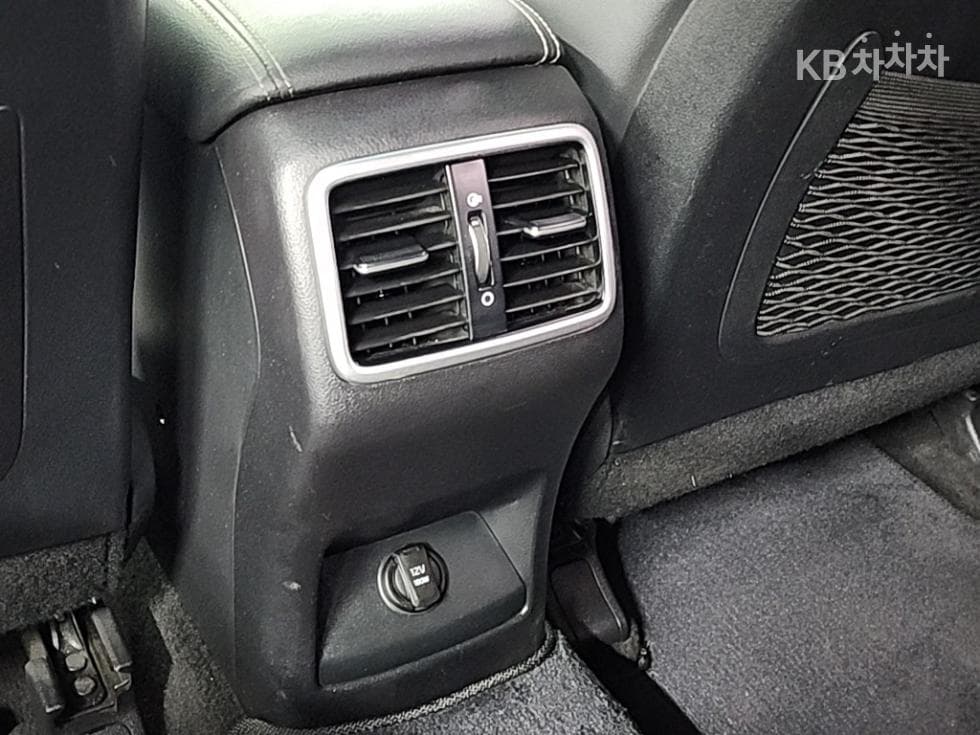 Kia Sportage 더 볼드2.0 Diesel 2WD Signature - 14