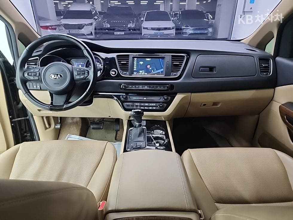 Киа All New Канивал9-местен 2.2 Дизел Висок Лимузин (Канивал) Престиж - 7