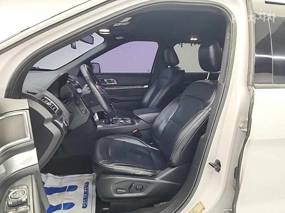 Ford New Explorer2.3 EcoBoost 4WD Limited - 11